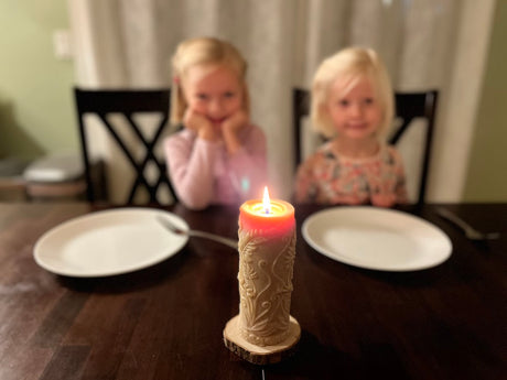 3 Tiny Habits to Stop Stress Eating and Have a Peaceful Family Meal